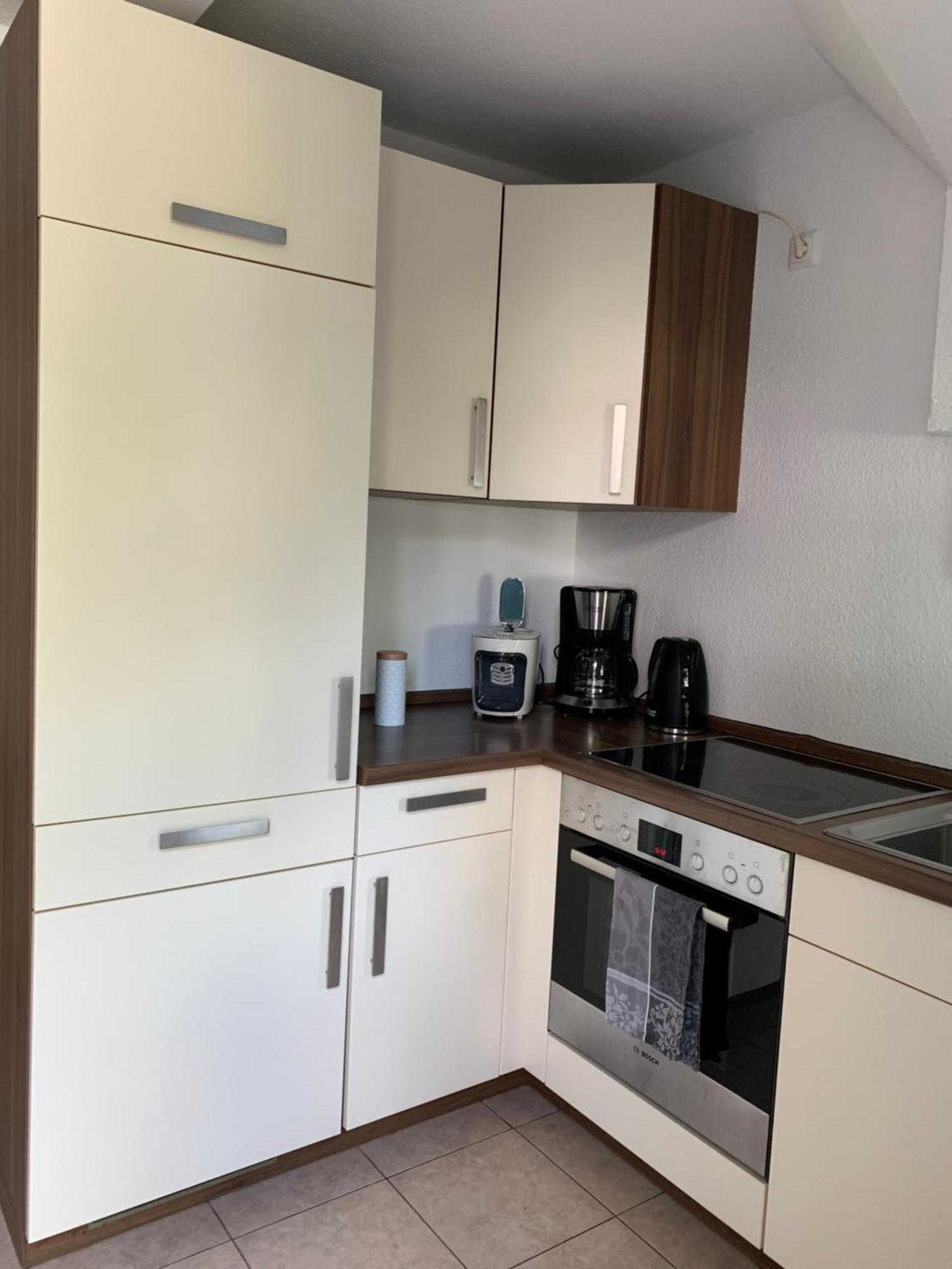 City-Apartment Mit Parkplatz & Fahrradraum! Nur 300M Zum Stadthafen ชเวียรีน ภายนอก รูปภาพ
